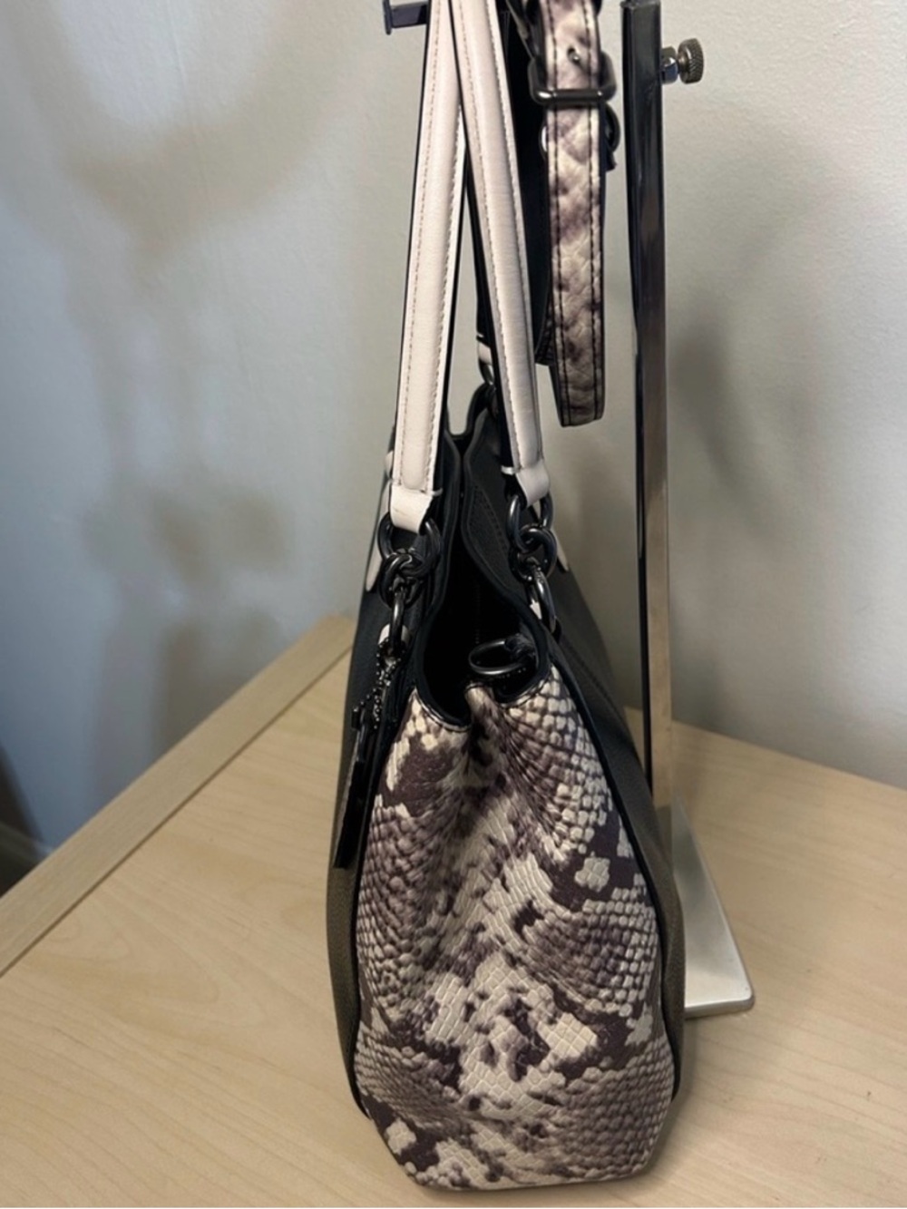 Coach Christie Carryall Satchel - Picture 4 of 9